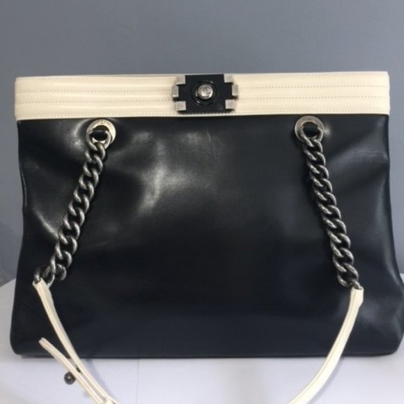 Guaranteed Authentic CHANEL Original Clasp Boy Tote Black Cream Leather $3500 - Picture 1 of 10